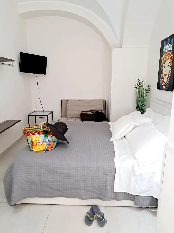 Scuto Home Catania Italia