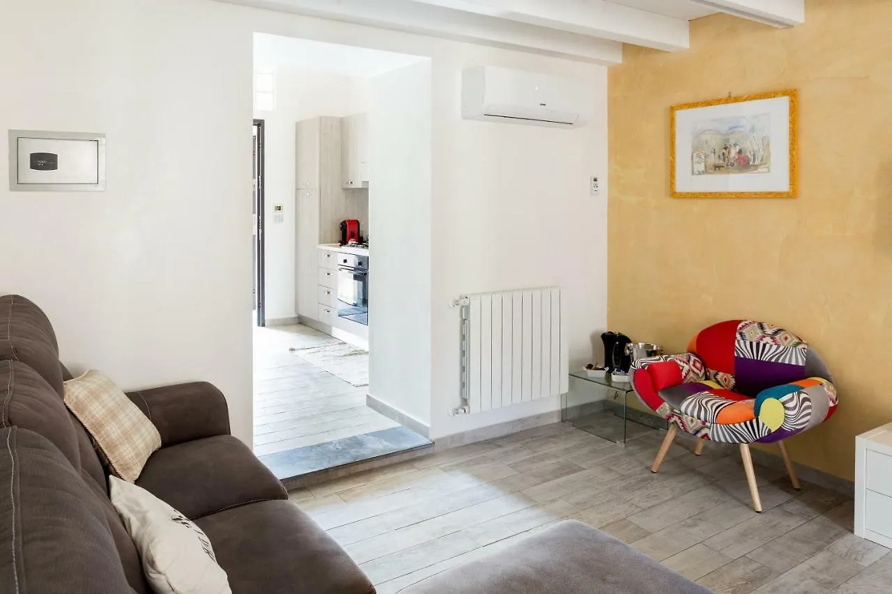 Scuto Home Catania 2*,  Italy